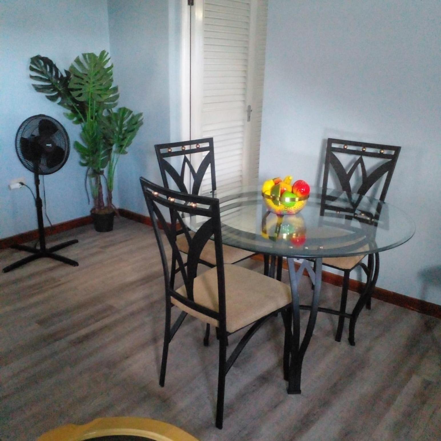 Czar'S Citadel-2 Bedroom Apt 23E At Columbus Heights Очо Риос Екстериор снимка